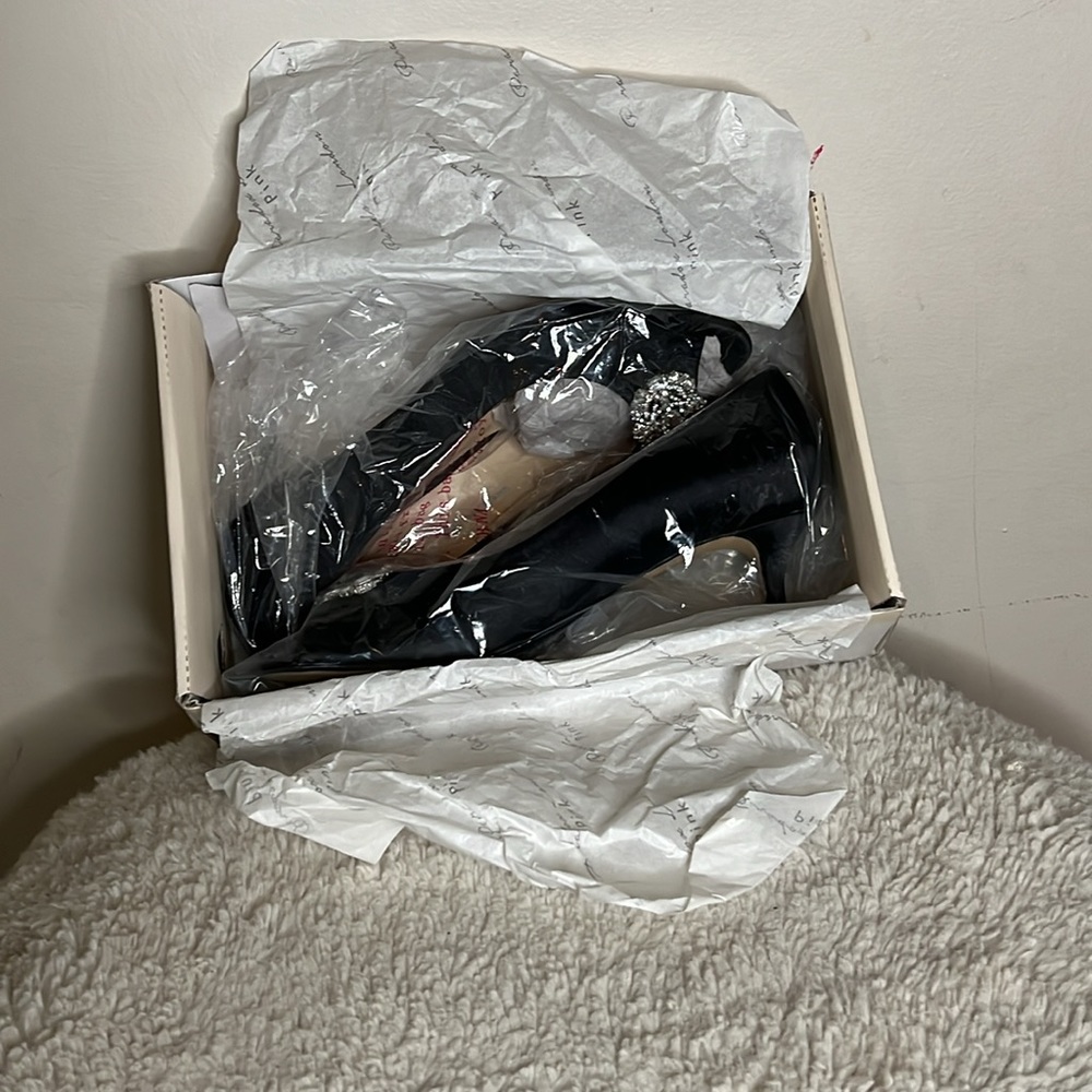 NIB Paradox London Women's Prunella Pump, Size 8.5 M. Rhinestones Black satin. - Picture 6 of 6
